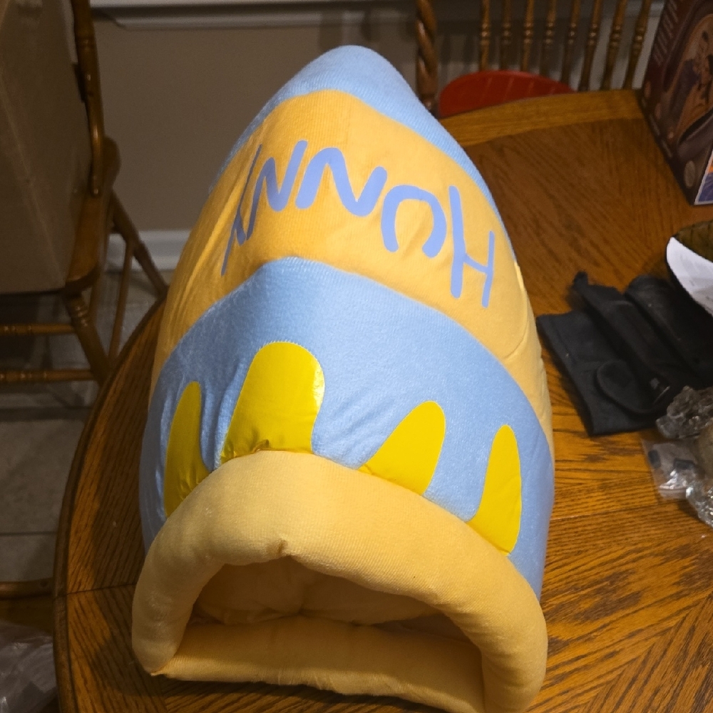 Cozy Blue and Yellow Cat Bed, New In Box.